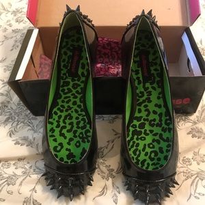 Dollhouse spiky patent leather flats